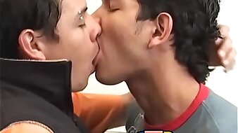 Latino twinks pounding raw in the bathroom before cumshot